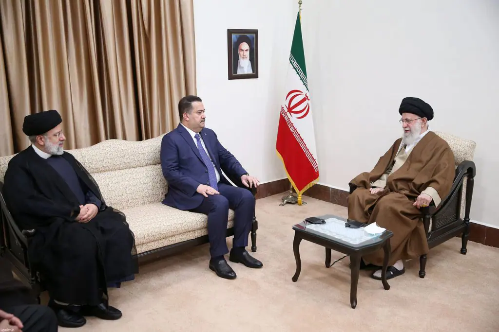 الامام الخامنئي مع رئيس وزراء العراق