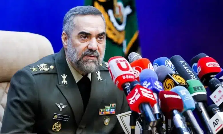 استقبال وزير الدفاع الايراني العميد محمد رضا آشتياني