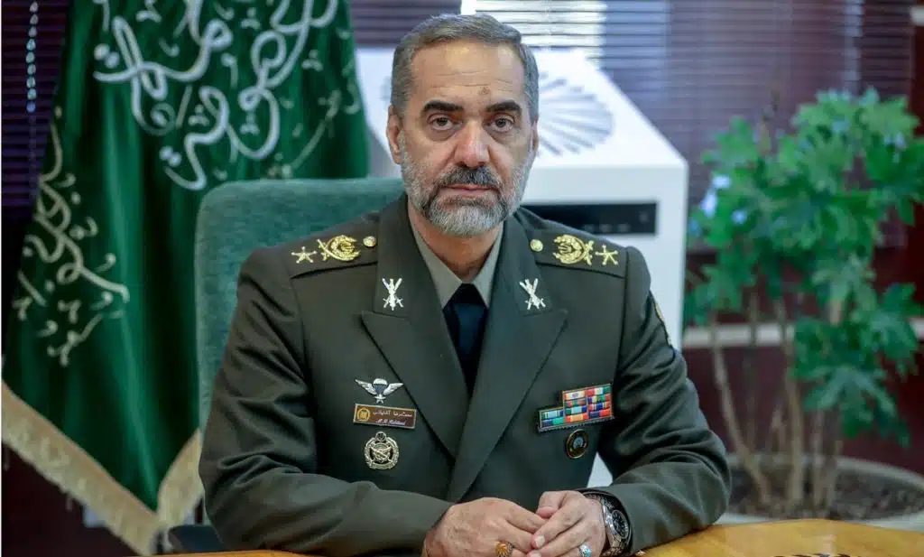وزير الدفاع الايراني العميد محمد رضا آشتياني