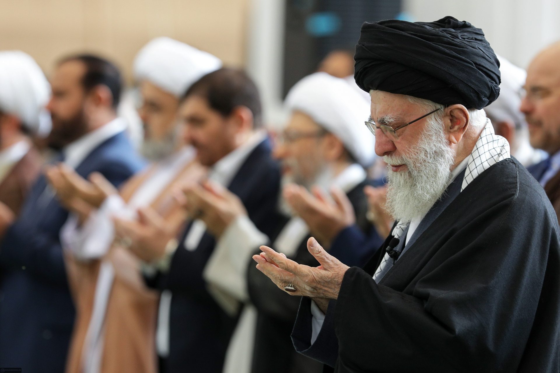 قائد الثورة الإسلامية آية الله العظمى الإمام السيد علي الخامنئي