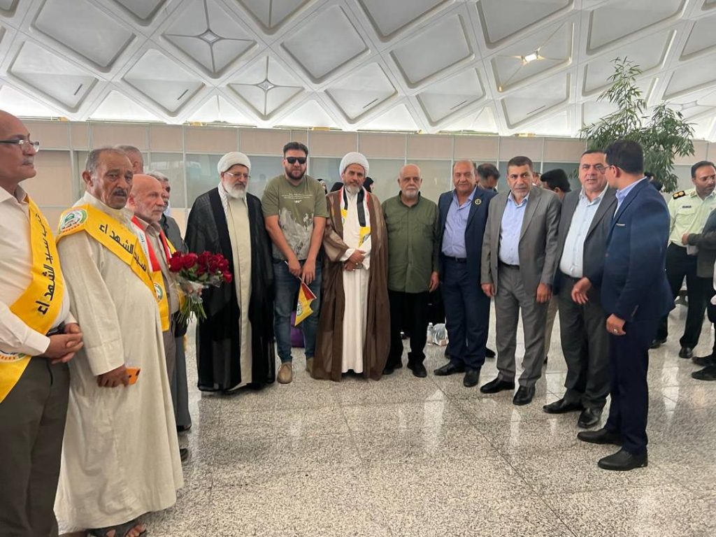 استقبال عوائل الشهداء المقاومة الاسلامية في مشهد المقدسة